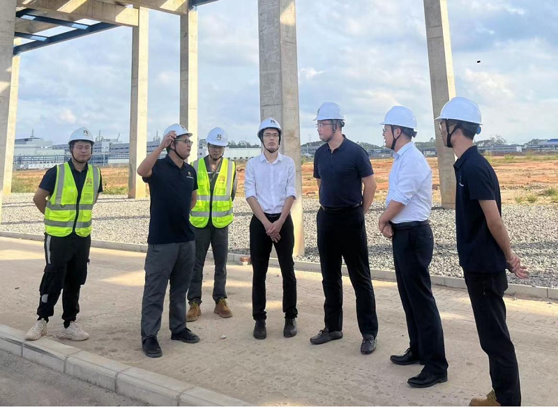 劉展翔到玉林龍?zhí)懂a(chǎn)業(yè)園項目、北海分公司調(diào)研